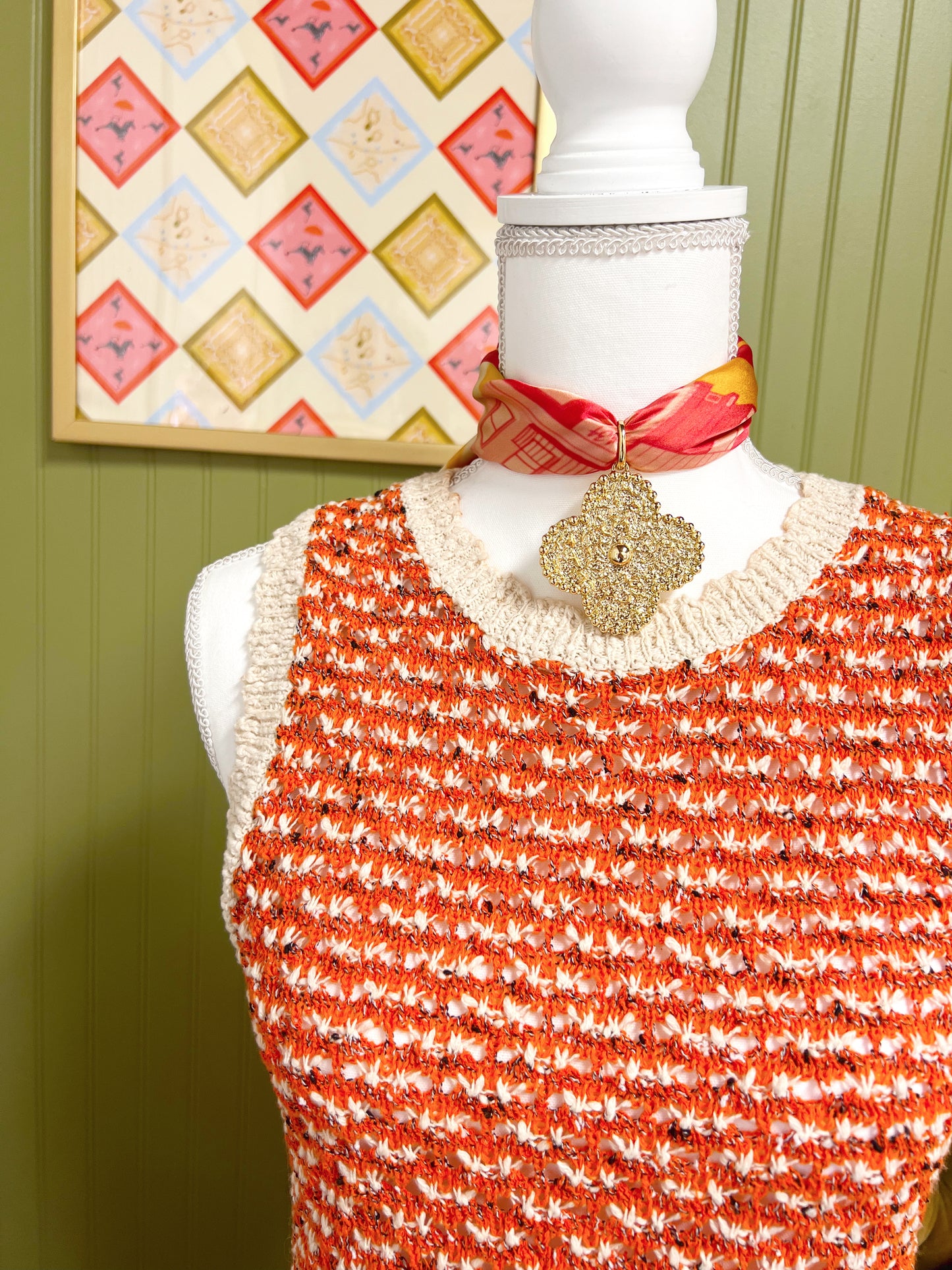 Clover Crest Scarf Charm