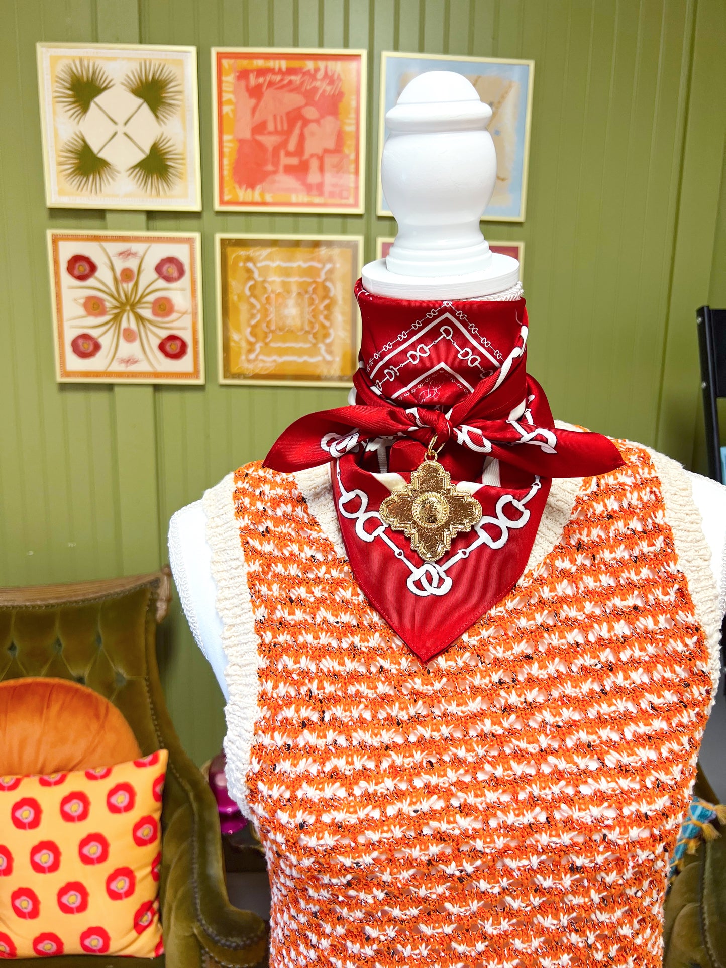 Fleuron Scarf Charm