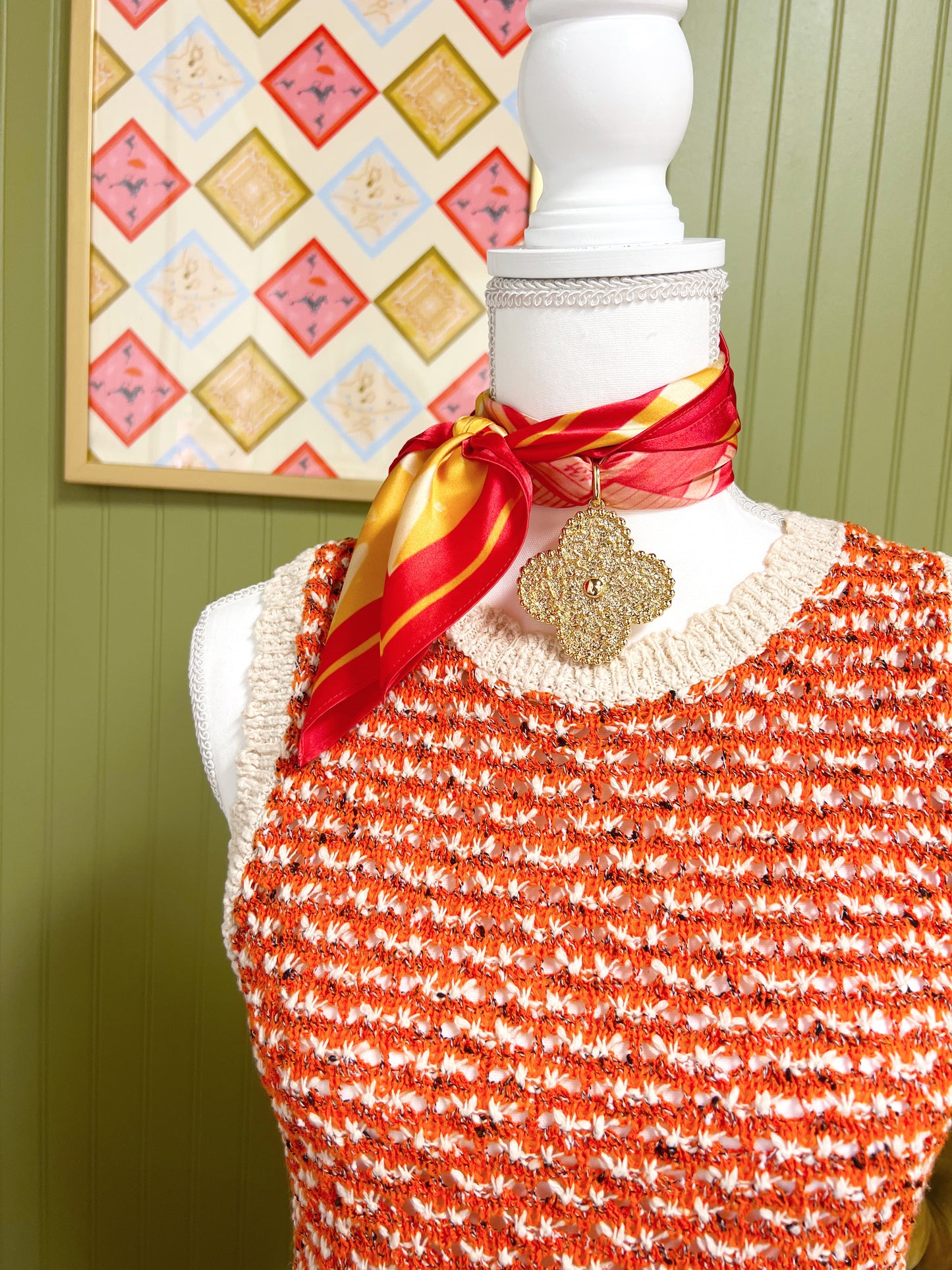 Clover Crest Scarf Charm