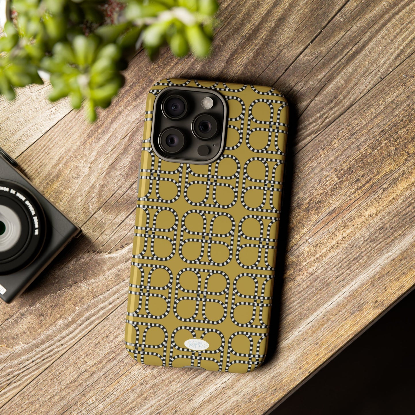 Looped Link Tough Case for iPhone