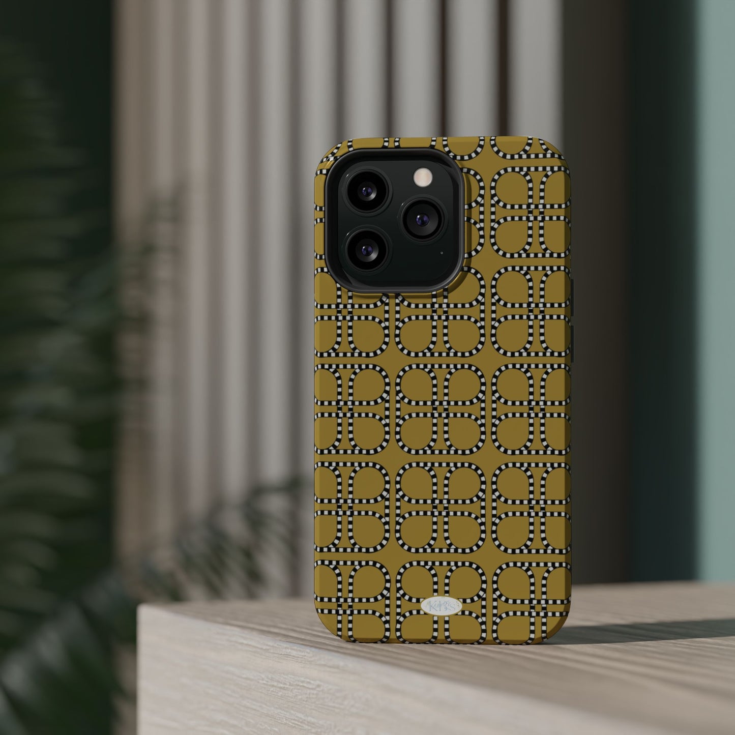 Looped Link Mag Safe Case for iPhone