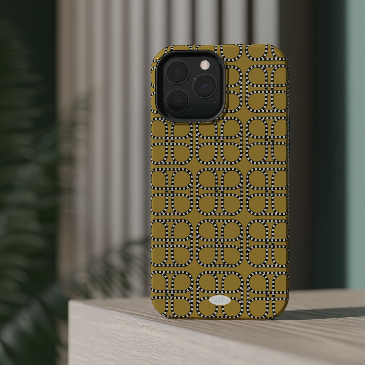 Looped Link Mag Safe Case for iPhone