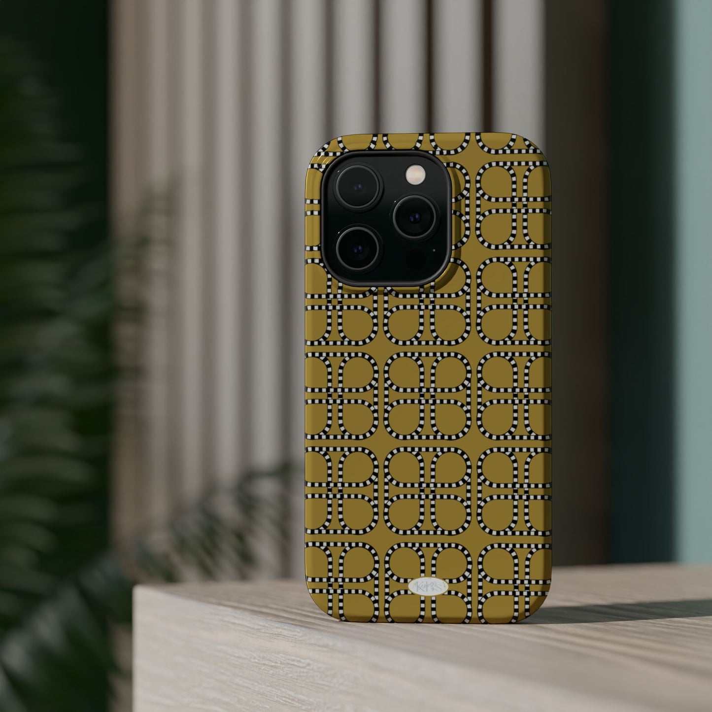 Looped Link Mag Safe Case for iPhone